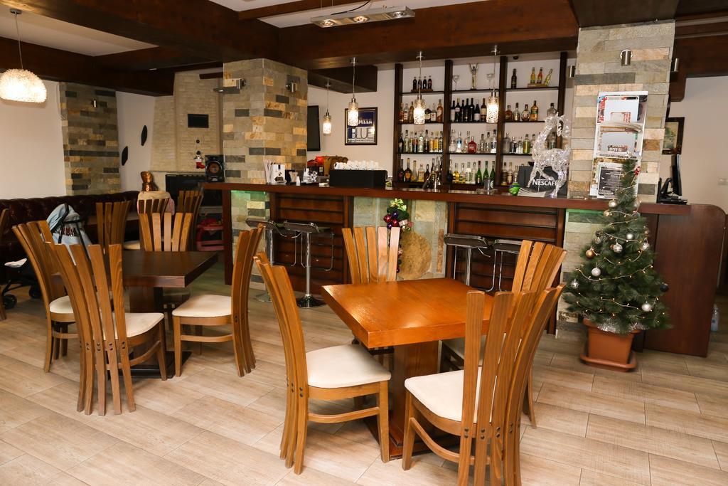 Hotel & Restaurant Ida Kŭrdzhali エクステリア 写真