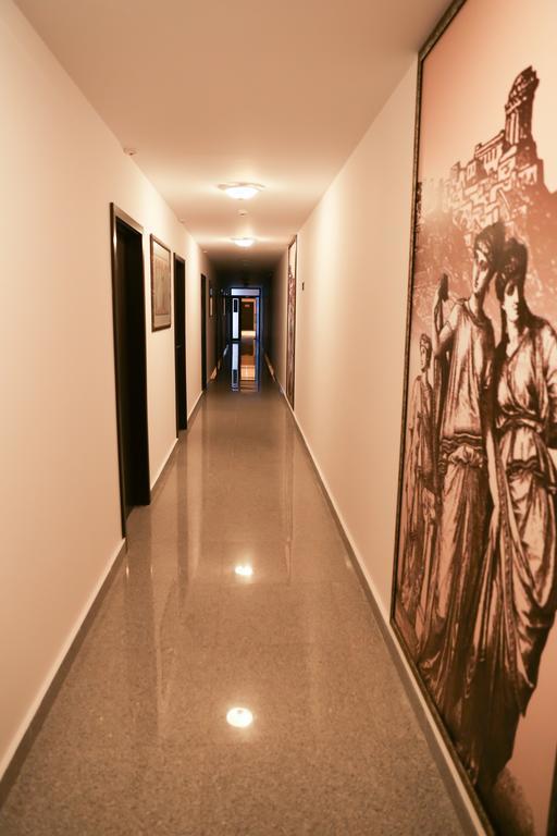 Hotel & Restaurant Ida Kŭrdzhali エクステリア 写真
